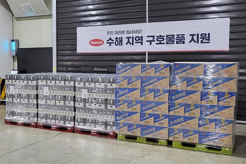 <사진> 한미그룹이 경기·경남·광주·충남 등 수해 지역에 전달한 두유와 에너지드링크 등 구호물품.